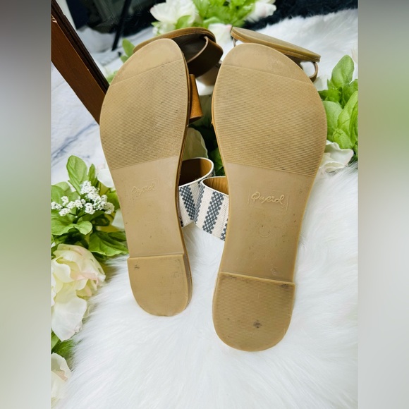 Qupid Stripe Double Strap Sandals - Picture 6 of 6